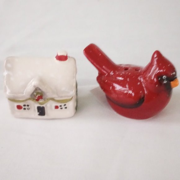 NWT    Ceramic Red Bird & House Salt & Pepper Shakers- - Picture 3 of 8